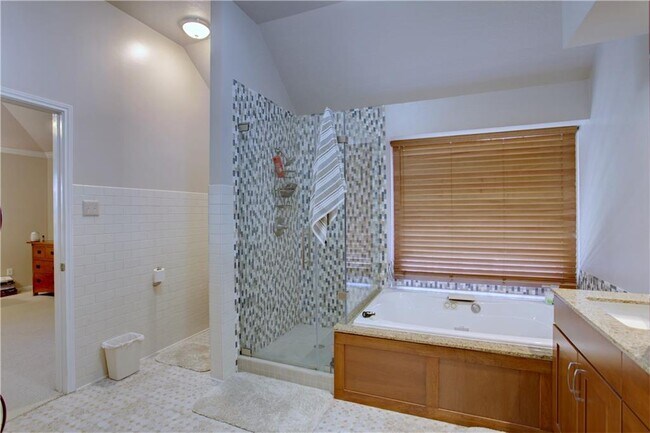 Building Photo - 6204 John Chisum Ln