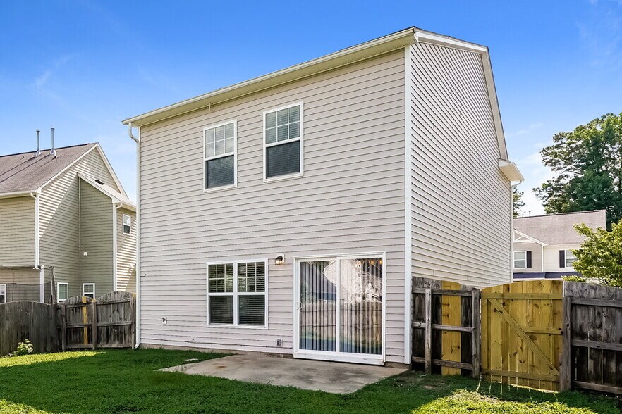 Building Photo - 645 Smith Ridge Way