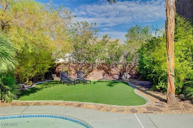 Building Photo - 9593 Los Cotos Ct