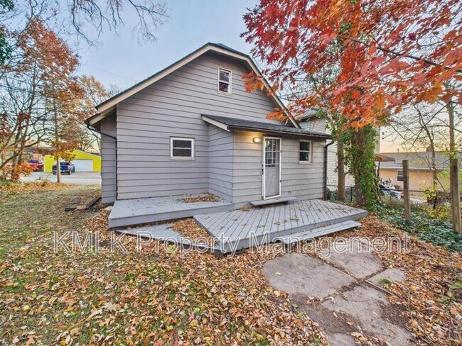 Building Photo - 973 Harrison Ave