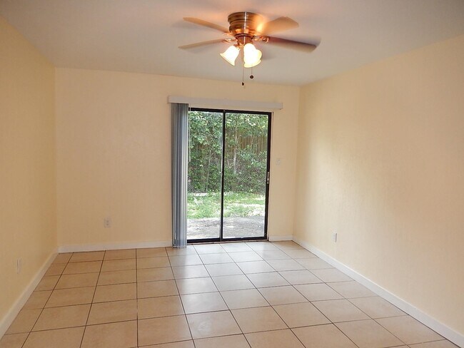 Building Photo - 3200 Nekoma Ln