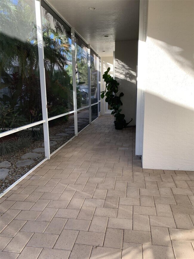 Building Photo - 2518 Bay Pointe Ct