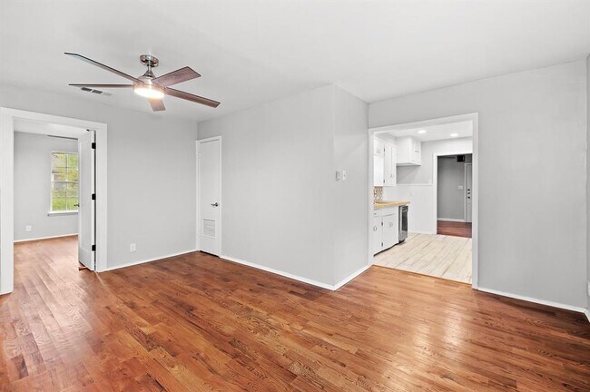 Building Photo - 1708 Payne Ave