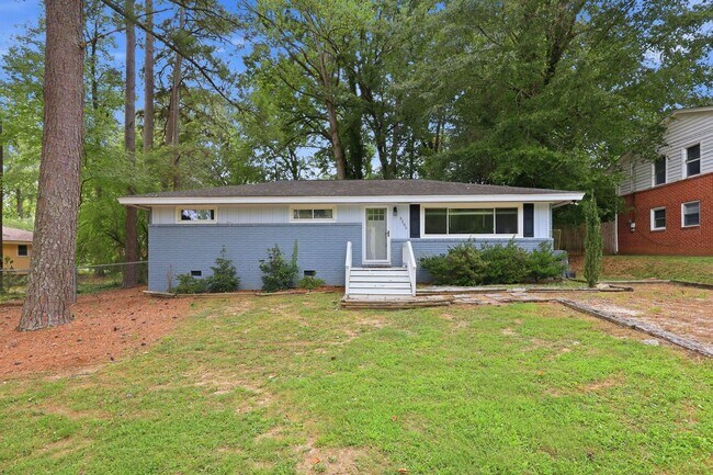 Building Photo - 3205 Crandon Ln