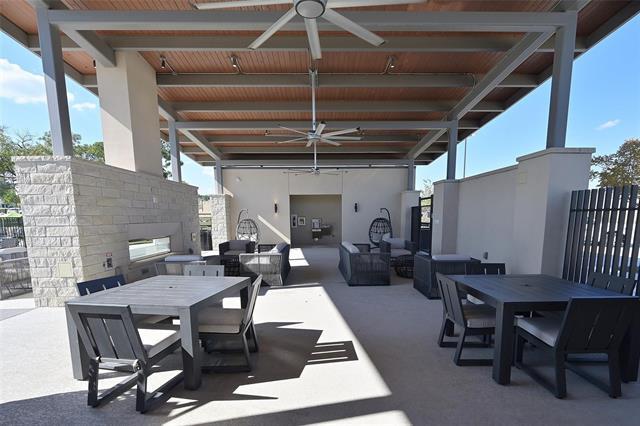 Building Photo - 2512 Goldfinch Dr