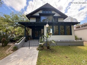 Building Photo - 1721 Memorial Park Dr