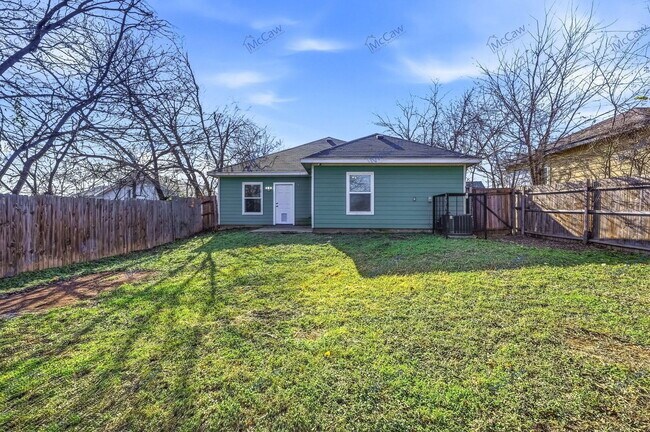 Building Photo - 5504 Wellesley Ave