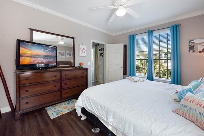 Building Photo - 7000 Seawall Blvd