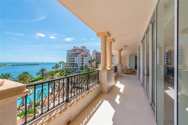 Building Photo - 7143 Fisher Island Dr