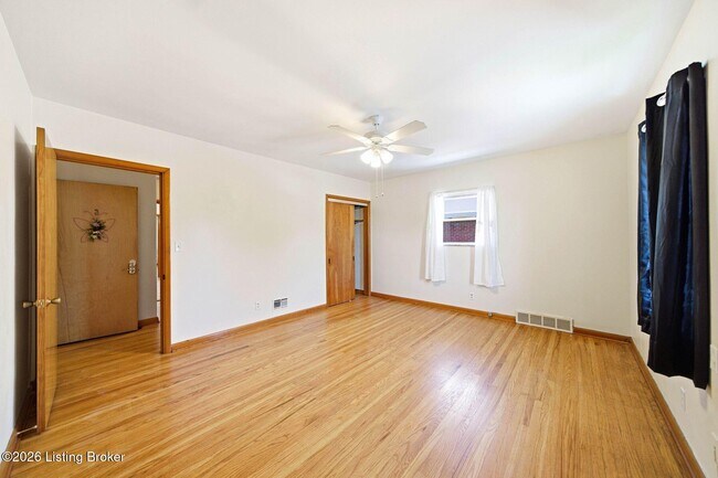 Building Photo - 119 McArthur Dr
