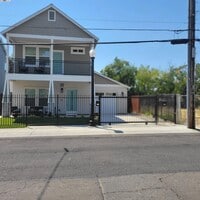 Building Photo - 2627 Beaumont St