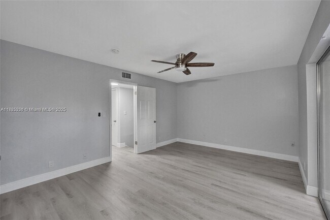 Building Photo - 5963 NW 25th Ct