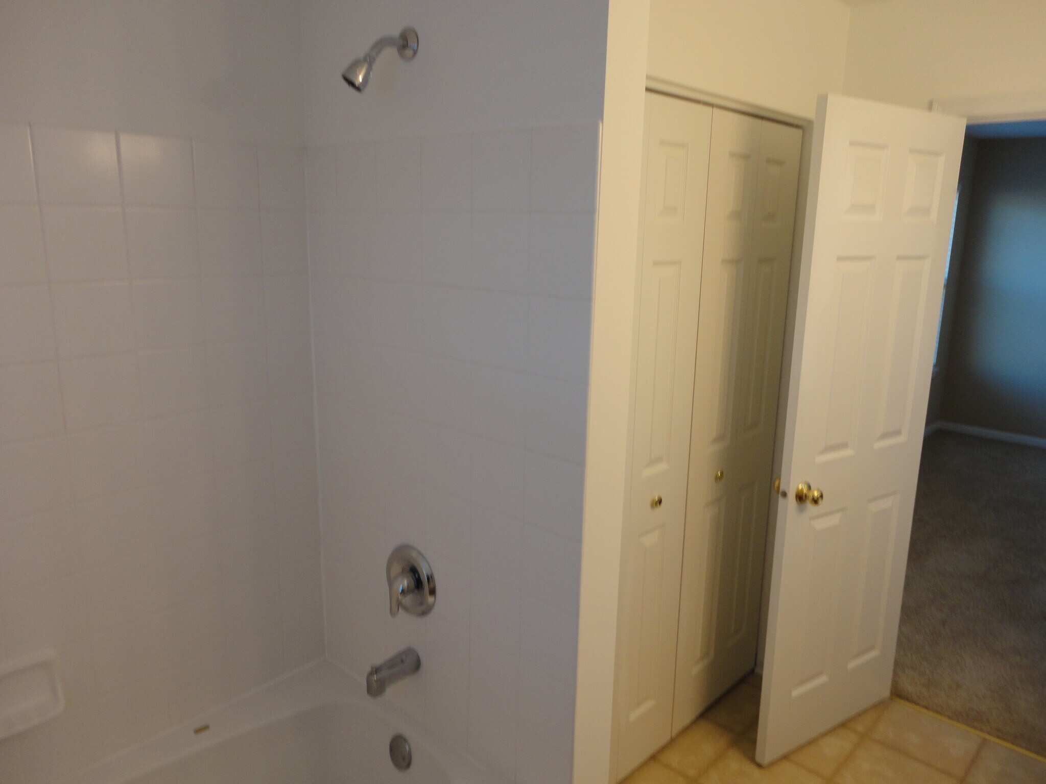 Building Photo - 1825 Bluestem Cir