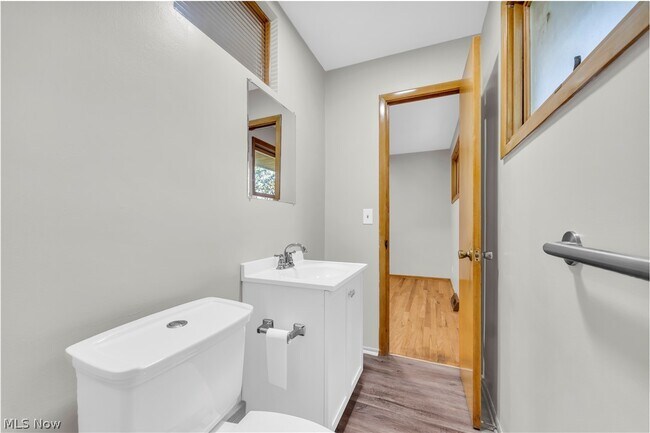 Building Photo - 3460 Hetzel Dr