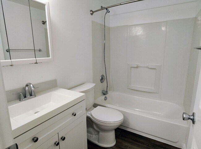 Building Photo - Beautiful 2 Bd 2 Bath Home in Murray