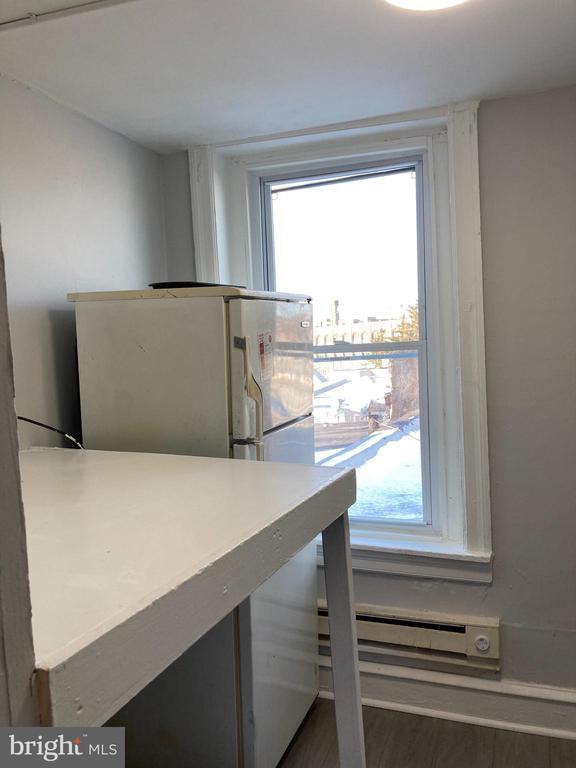 Building Photo - 131 E Roosevelt Blvd