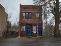 Building Photo - 1041 W 61st St