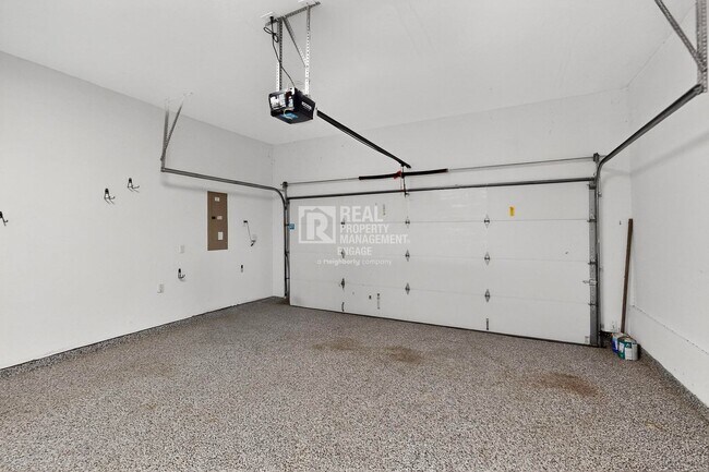 Building Photo - 1077 Maverick Dr