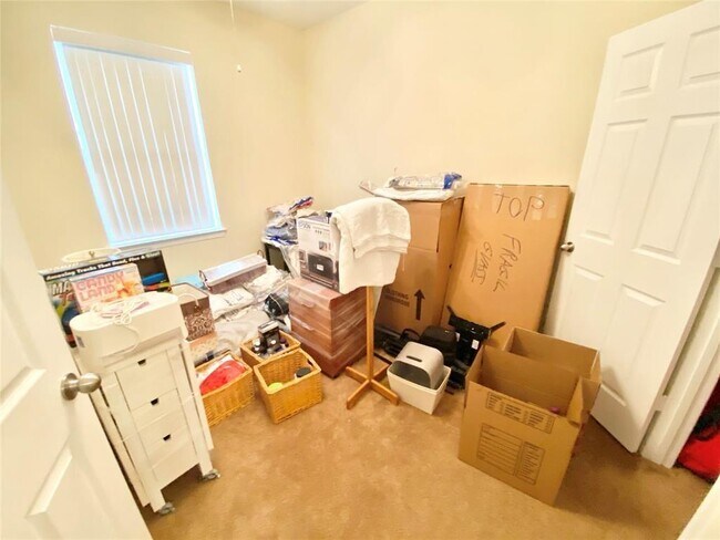 Building Photo - 17518 Stamford Oaks Dr