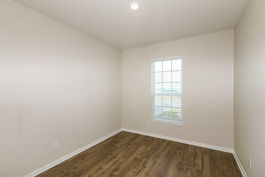Building Photo - 7630 Tipton Meadow Way