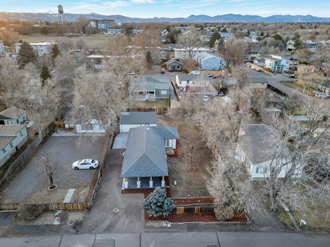 Building Photo - Beautiful 3 Bed 1 Bath Home in Edgewater!
