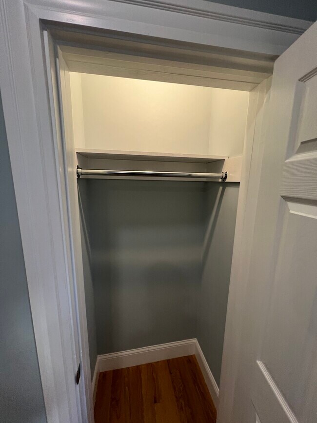 Building Photo - 374 Oxford St