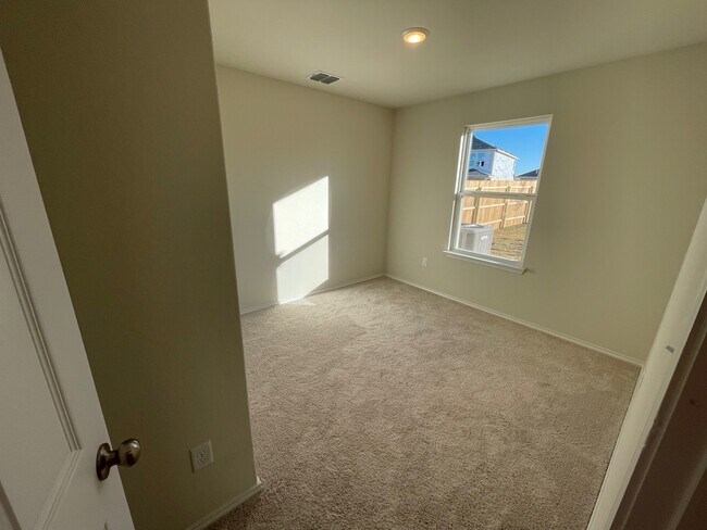 Building Photo - 6035 Bluestem Way