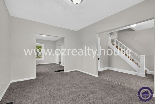 Building Photo - 640 Nesslewood Ave