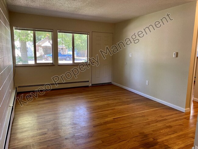Interior Photo - 419 Laporte Ave