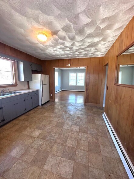 Building Photo - 2 Terino Dr