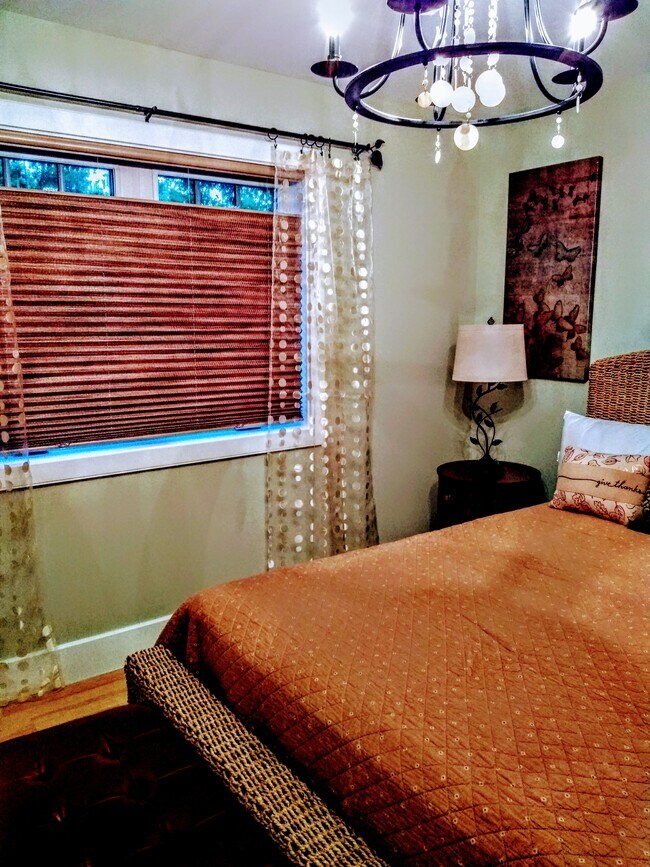 privacy blinds throughout - 21253 Lake George Blvd