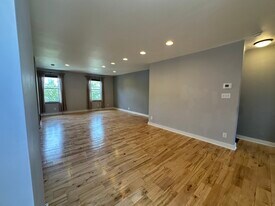 Building Photo - 2054 Ellsworth St