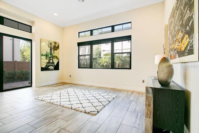 Building Photo - 8455 Via Vittoria Way