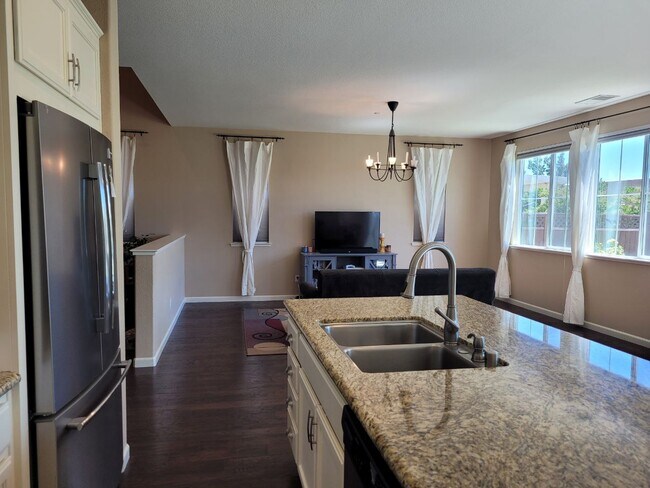 Building Photo - 1240 Landmark Cir