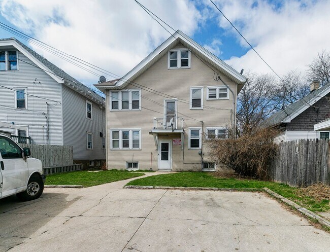 Building Photo - 2972 N 50th St