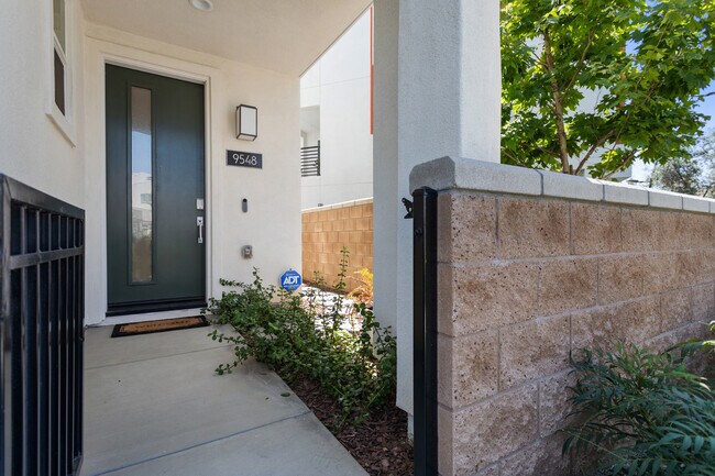 Building Photo - 9548 Greenley Pl