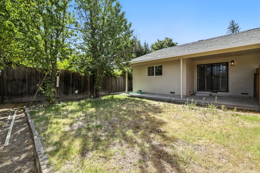Building Photo - 2051 56th Ave