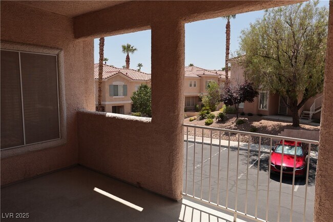 Building Photo - 251 S Green Valley Pkwy