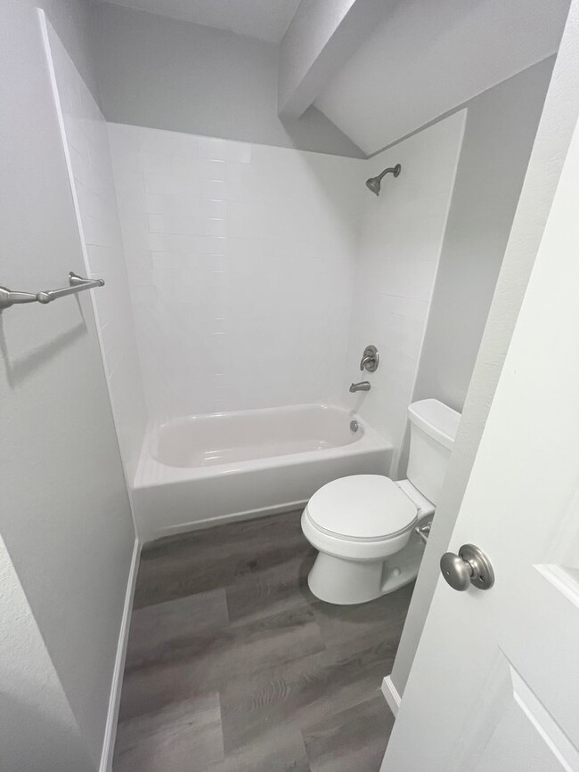 Building Photo - Brand new 2 bedroom condo! Modern & elegan...