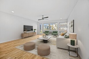 Building Photo - 909A Westbrook Dr