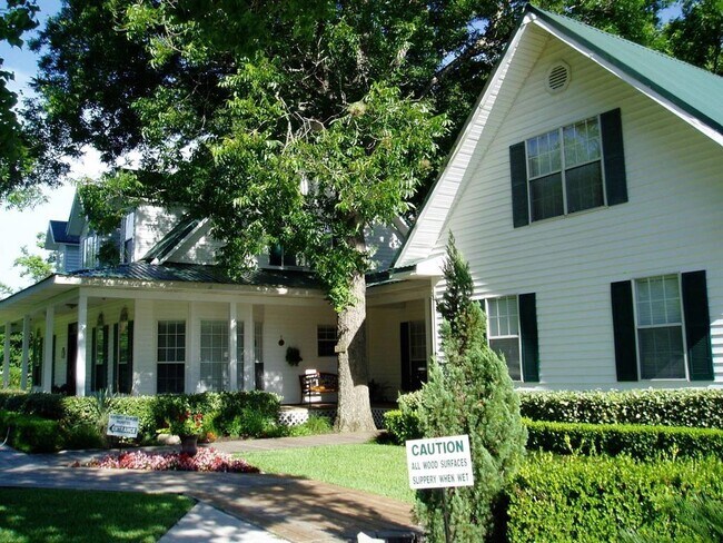 Building Photo - 5231 Spring Stuebner Rd