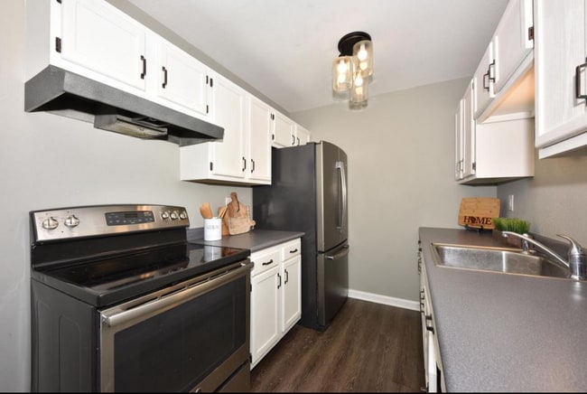 Building Photo - 17113 Armada Dr