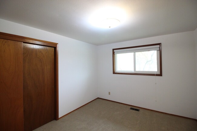 Building Photo - 3 Bed 2 Bath - One-Story - NAS Whidbey - F...