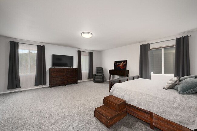 Building Photo - Amazing Home in Orting!!