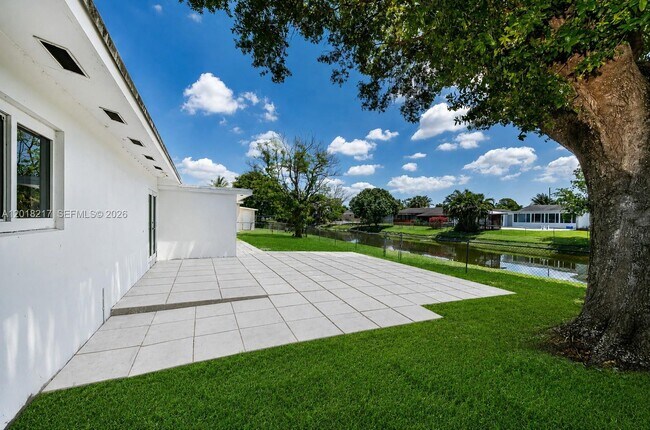 Building Photo - 1530 NW 47th Ave