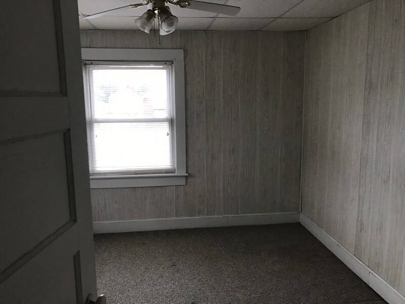 Building Photo - 130 Mooney St