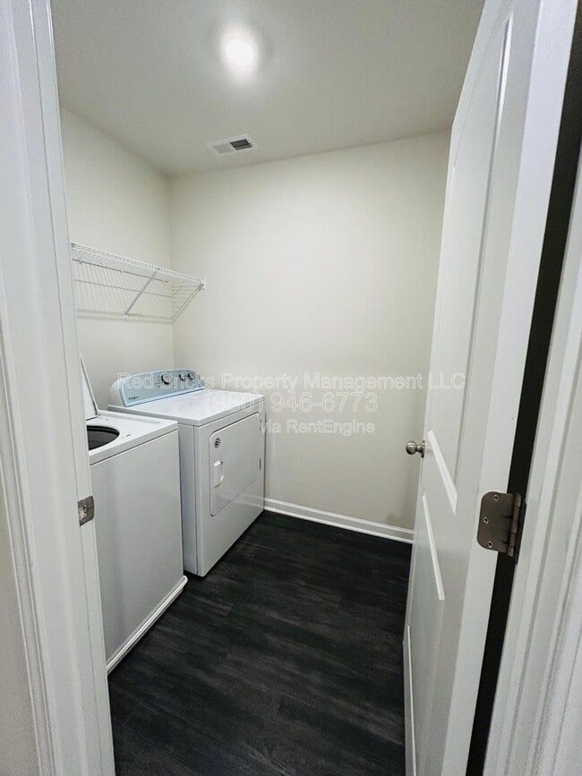 Building Photo - 9315 Grand Valley Dr