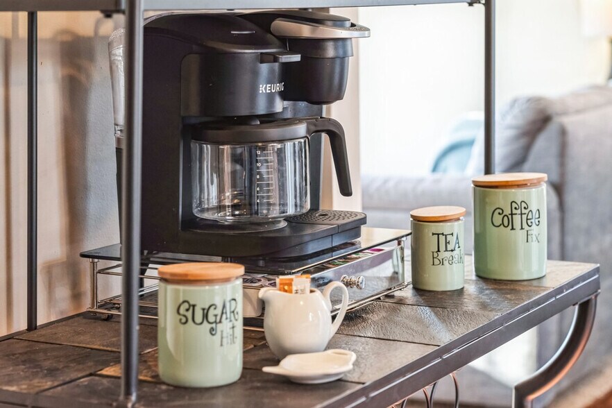 Building Photo - 3530 Oscars Rd