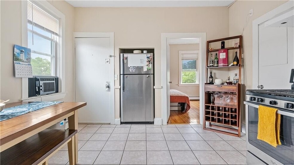 Building Photo - 260 Atwells Ave