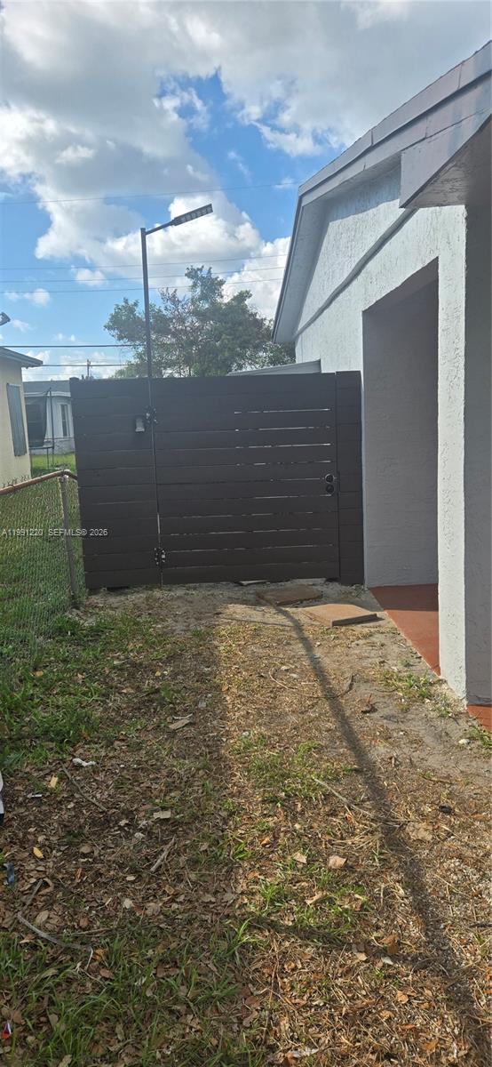 Building Photo - 3190 NW 5th Ct